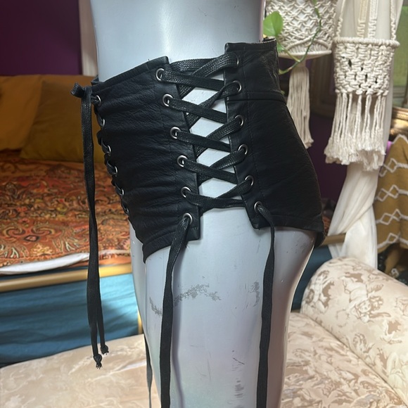 Dolls Kill Widow Poisoned Heart faux leather lace up mini booty shorts - Picture 3 of 5